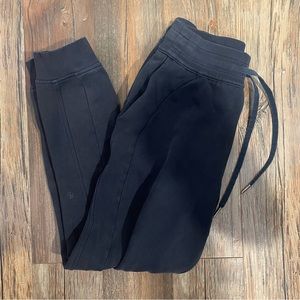 lululemon black scuba joggers size 6 womens